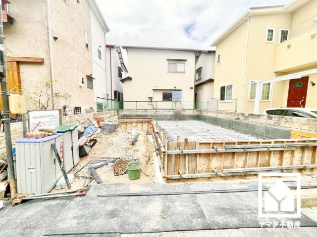 ハートフルタウン尼崎食満6丁目の外観|災害時の非常食や食料品のストックなどを保存できる床下収納も備えています。