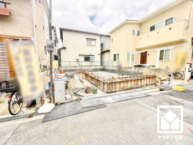 ハートフルタウン尼崎食満6丁目の外観|トイレが1階・2階の2か所に設置されているので、朝の忙しい時間帯も混雑を避けやすい間取りです。