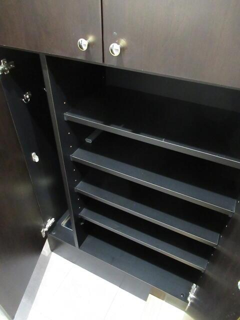 フェニックス初台弐番館の収納|ちょっとした収納スペースも充実しています