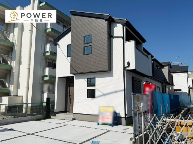 グラファーレ　安城市姫小川町７棟の外観|落ち着いた色合いと上品な質感の外観は、家族の成長とともに永く愛せるデザインを実現しています。