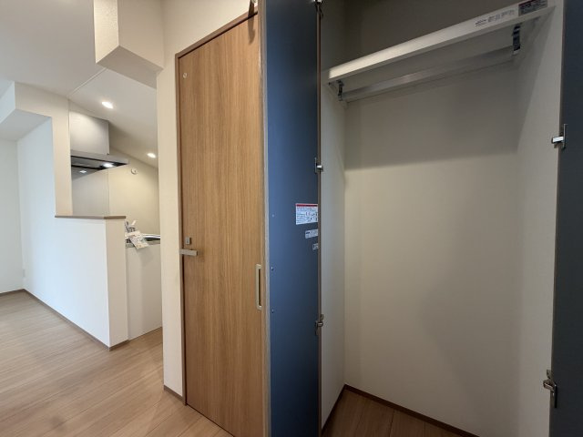 用途はいろいろ♪二世帯住宅にも！賃貸にも！お仕事用としても利用可☆もし、ローン組んで買うなら、もしかしたらもしかしたらで、返済額減っちゃうんじゃない？な、駅徒歩９分の【泉区新橋町新築二世帯住宅】の収納|収納があります