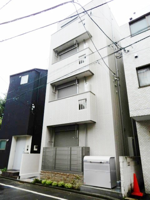 COURAGE三軒茶屋の外観|お電話でお問い合わせを頂くとスムーズです♪