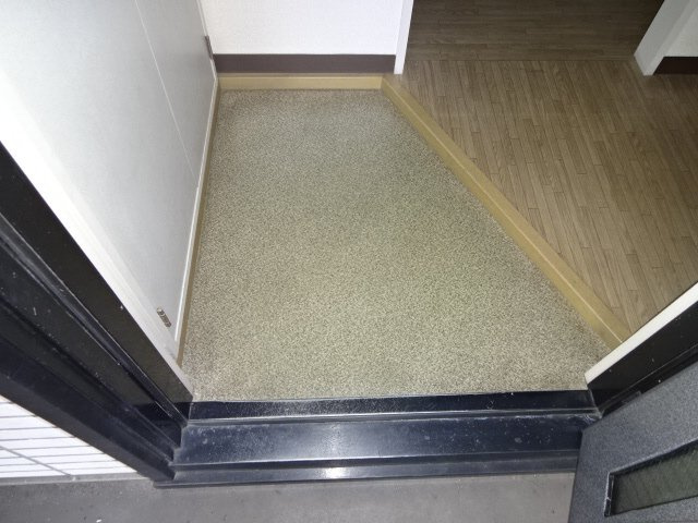 ハローヴィレッジＡ棟の玄関