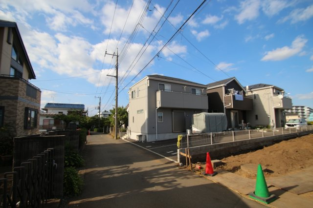 【Blooming Garden】東久留米下里花小金井の外観|リビングイン階段&対面式キッチンを採用した、ご家族の絆が育まれる間取り設計。