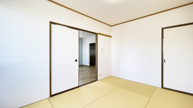 ハイカムール田中　Ｃ棟の居間・リビング