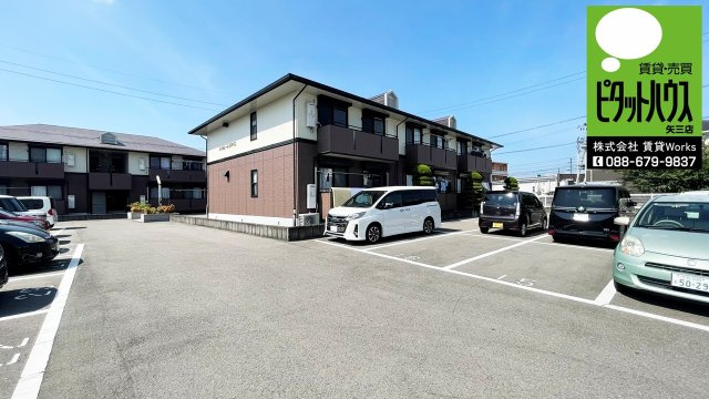 ハイカムール田中　Ｃ棟の外観