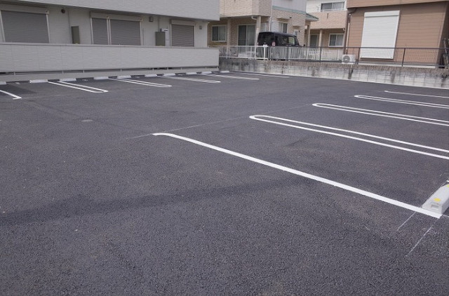 ジャルディーノの駐車場