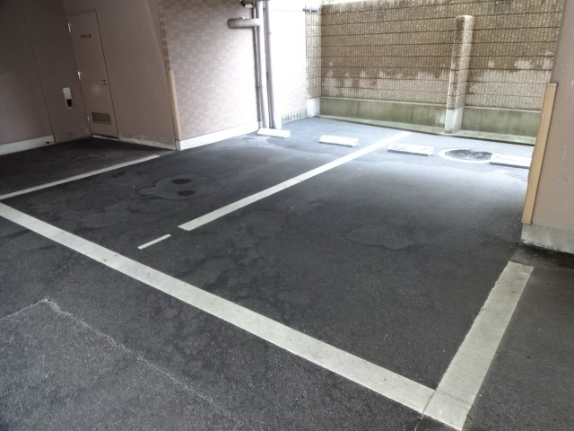 マノワールの駐車場