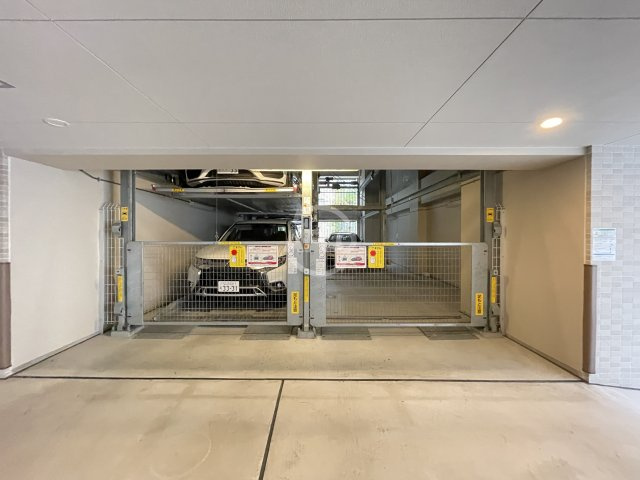 プラウド南堀江　日吉小学校の駐車場|プラウド南堀江　駐車場