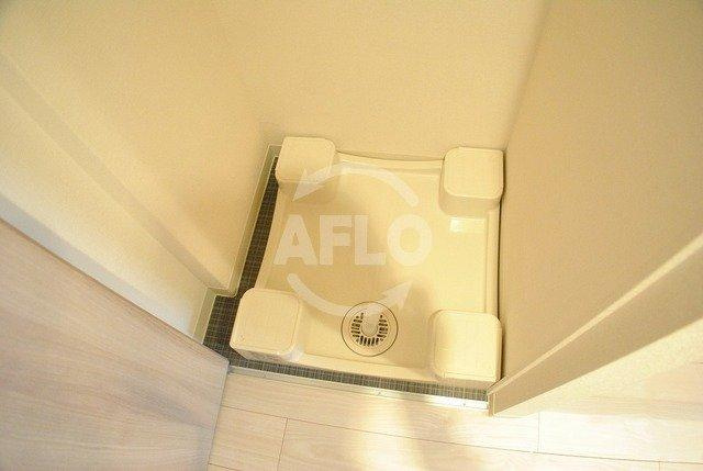 プレサンス江戸堀の洗面所|プレサンス江戸堀　洗濯機置き場ももちろんあります