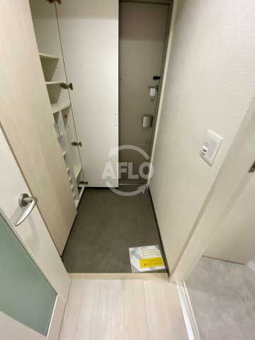 南堀江アパートメントグランデの玄関