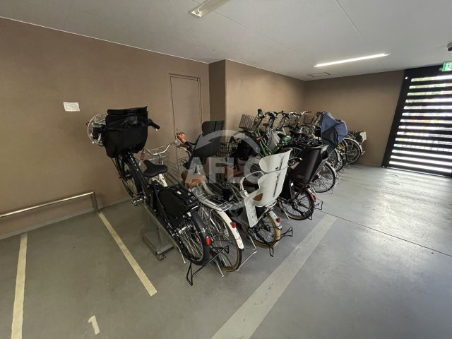 リーガル岡崎橋　明治小学校区のその他共用部分|リーガル岡崎橋　駐輪場