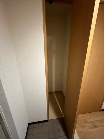 寝屋川市田井西町の賃貸マンションの収納|玄関収納