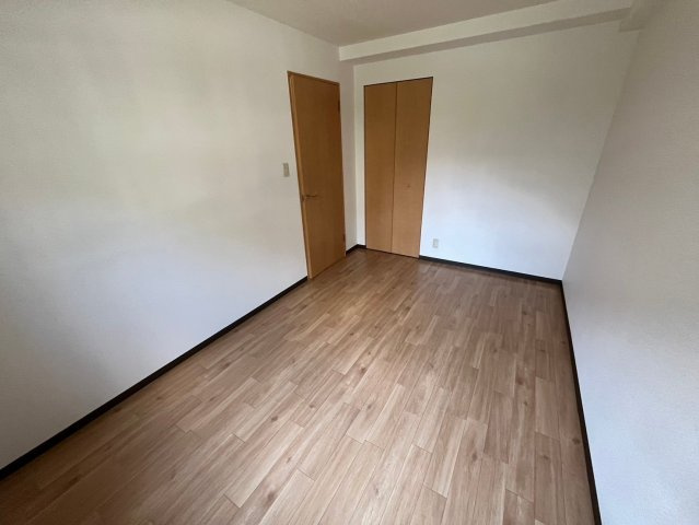 寝屋川市田井西町の賃貸マンションの内装