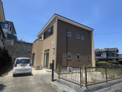 【駐車場】 | 中古戸建　岩国市由宇町千鳥ヶ丘1丁目