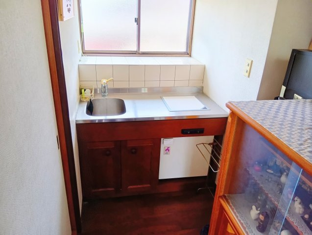 売中古戸建　静岡市清水区蒲原4丁目のキッチン|3階にはミニキッチンがあります。使い勝手の良い設備が備わっています。