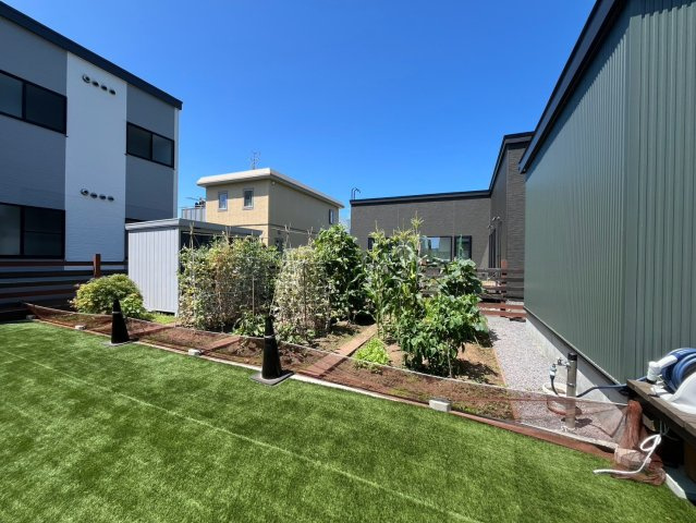 樽川３条２丁目 戸建の庭|物置も設置された家庭菜園コーナー♪
