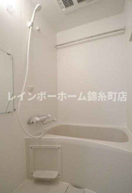 リュクスカーサ東向島の浴室