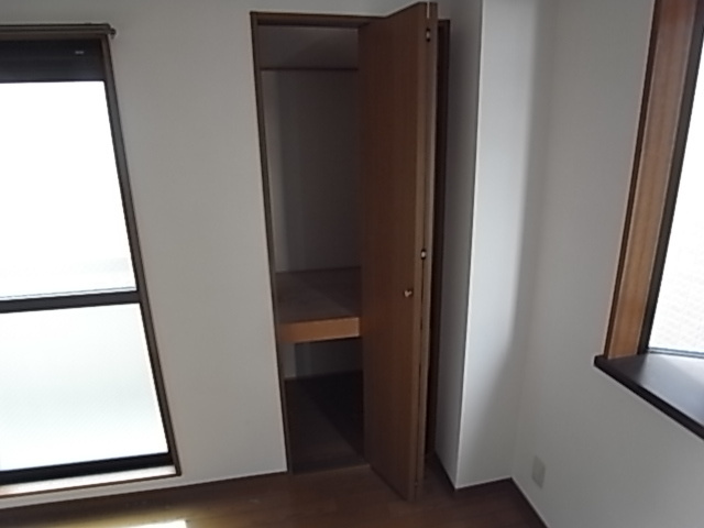 神戸市中央区筒井町３丁目の賃貸マンションの収納