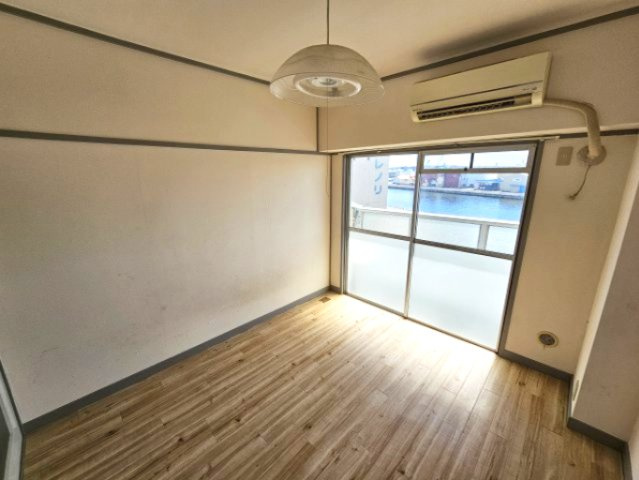 神戸市東灘区深江南町４丁目の賃貸マンションの居間・リビング