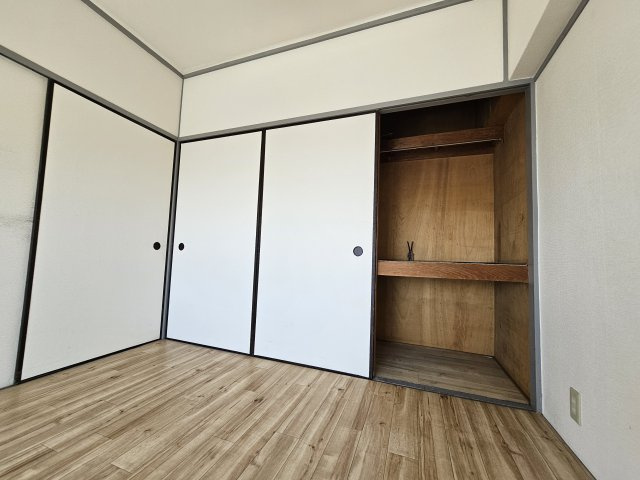 神戸市東灘区深江南町４丁目の賃貸マンションの収納
