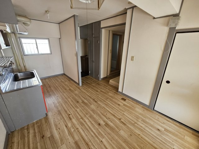 神戸市東灘区深江南町４丁目の賃貸マンションの居間・リビング