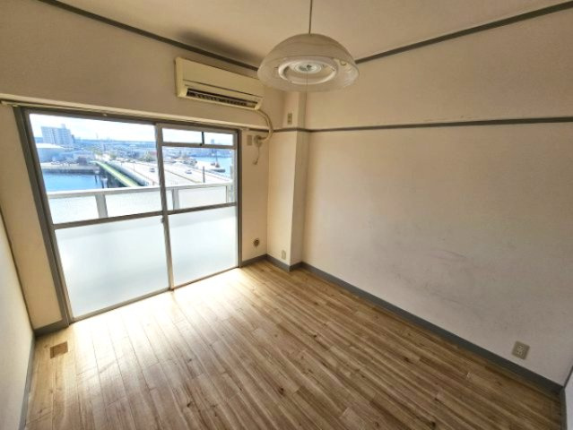 神戸市東灘区深江南町４丁目の賃貸マンションの居間・リビング