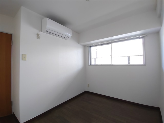 芦屋市船戸町の賃貸マンションの居間・リビング