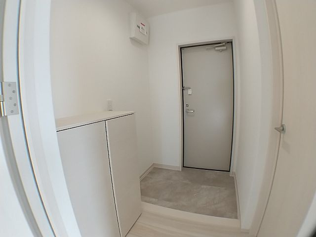 芦屋市宮塚町のアパートの玄関