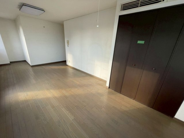 神戸市灘区浜田町３丁目の賃貸マンションの居間・リビング