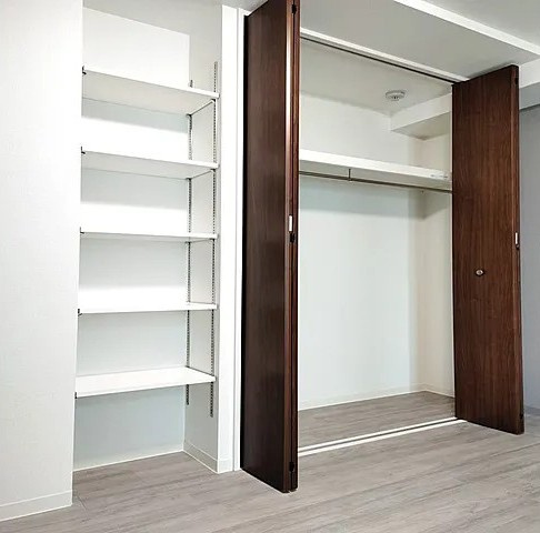 芦屋市打出小槌町の賃貸マンションの収納