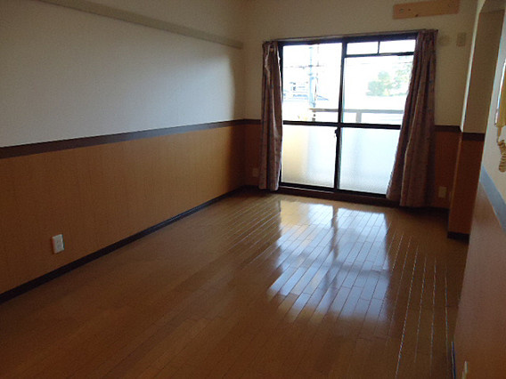 ガーネット森北町の洋室