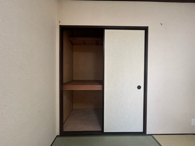 神戸市東灘区深江本町１丁目の賃貸マンションの収納