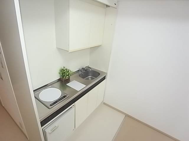 神戸市東灘区向洋町中１丁目の賃貸マンションのキッチン