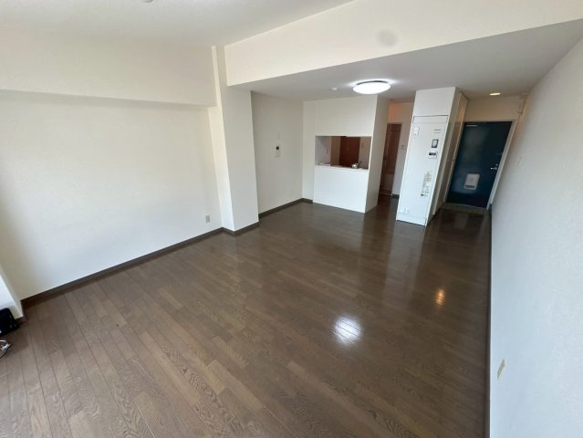 芦屋市船戸町の賃貸マンションの居間・リビング