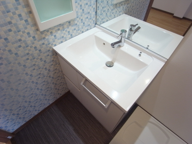 芦屋市東山町の賃貸マンションの洗面所