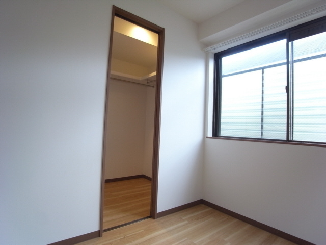 芦屋市東山町の賃貸マンションの収納