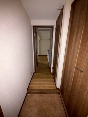 芦屋市東山町の賃貸マンションの玄関