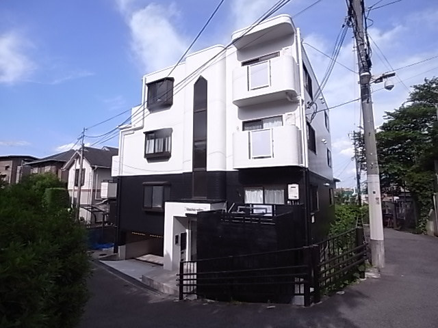芦屋市東山町の賃貸マンションの外観