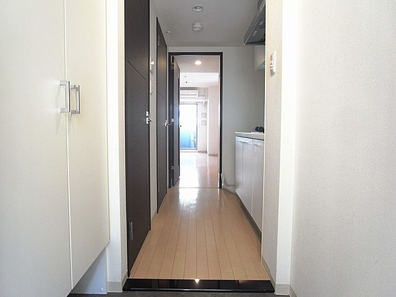 神戸市中央区旭通２丁目の賃貸マンションの玄関