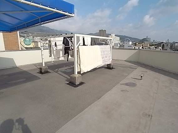 神戸市灘区深田町３丁目の賃貸マンションのバルコニー