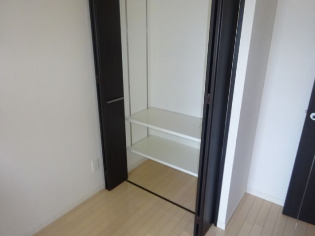 神戸市中央区中山手通５丁目の賃貸マンションの収納