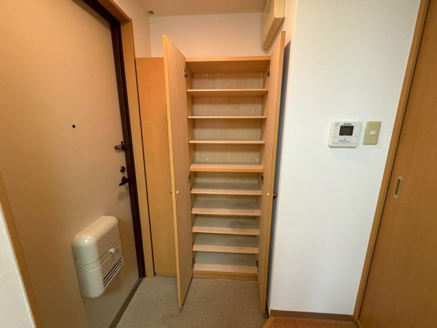 芦屋市大原町の賃貸マンションの収納