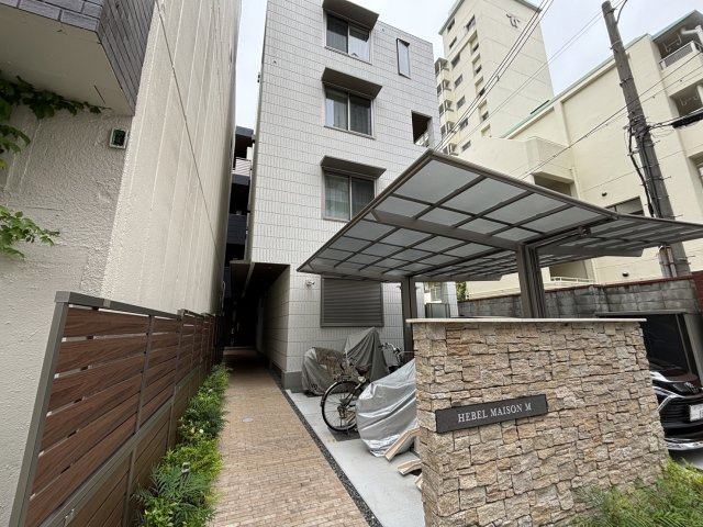 神戸市中央区八雲通１丁目の賃貸マンションのエントランス