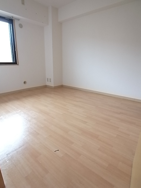 芦屋市業平町の賃貸マンションの居間・リビング