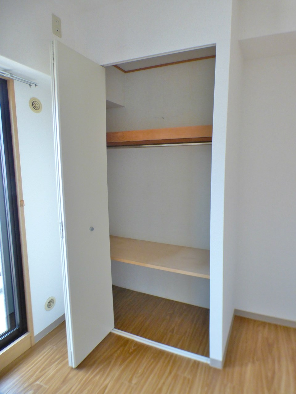 芦屋市業平町の賃貸マンションの収納