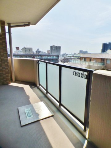 芦屋市業平町の賃貸マンションのバルコニー