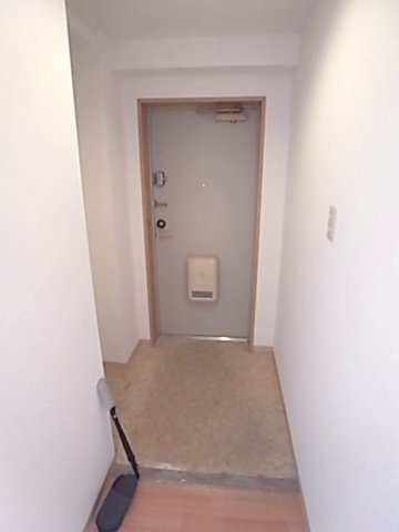 芦屋市業平町の賃貸マンションの玄関