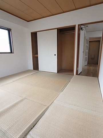 神戸市中央区生田町４丁目の賃貸マンションの居間・リビング