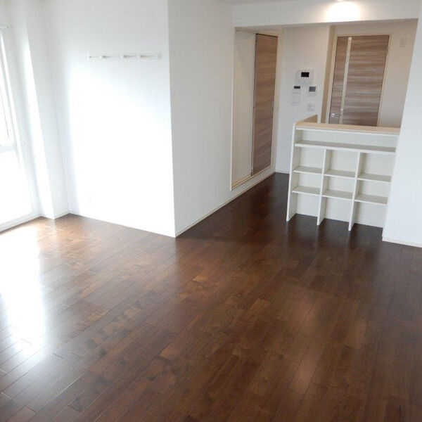 芦屋市翠ケ丘町の賃貸マンションの居間・リビング